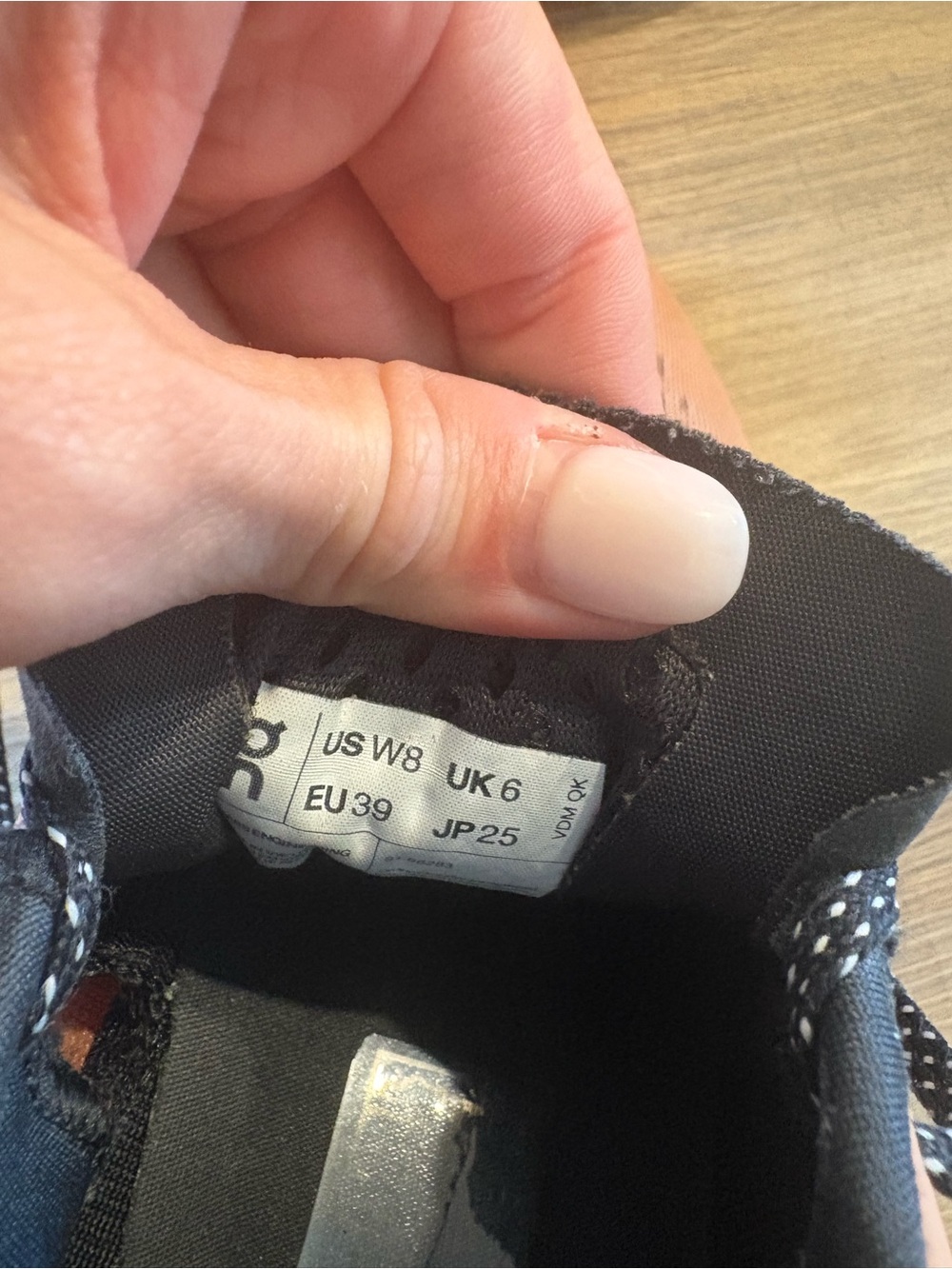 On Running Pink/Black Women’s Athletic Running Shoes - Picture 6 of 6